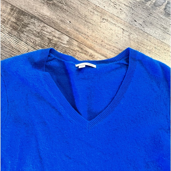 New Halogen V-Neck Cashmere Sweater - Picture 3 of 8